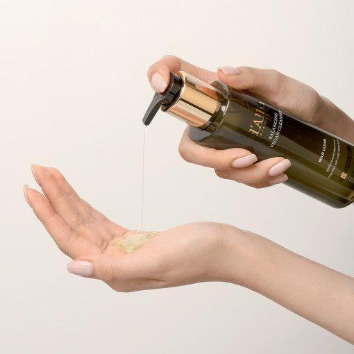 d'Alba Mild Balancing Vegan Cleanser – 200ml | pH-Balanced, Gentle Cleanser with White Truffle & CICA Complex d'Alba Mild Balancing Vegan Cleanser 200ml - Glam Global UKd'Alba