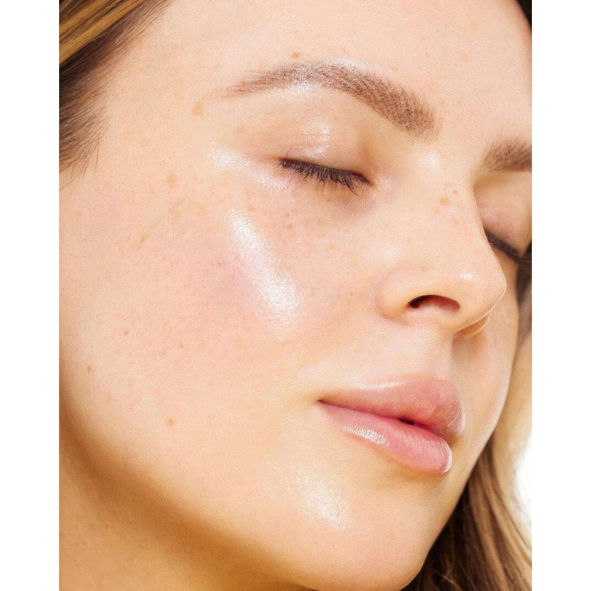 Kinship Brightwave 10% Vitamin C + Peptide Brightening Serum – 30ml | Brighten, Firm & Smooth Kinship Brightwave 10% Vitamin C + Peptide Brightening Serum - 30ml - Glam Global UKKinship