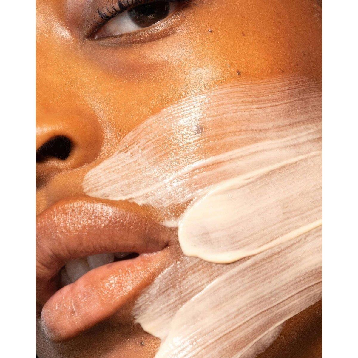 Kinship Brightwave 10% Vitamin C + Peptide Brightening Serum – 30ml | Brighten, Firm & Smooth Kinship Brightwave 10% Vitamin C + Peptide Brightening Serum - 30ml - Glam Global UKKinship