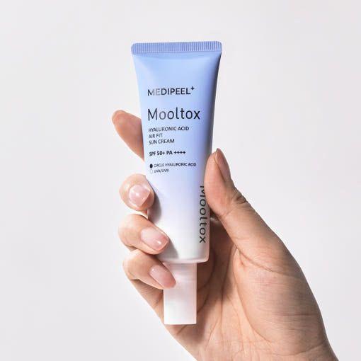 MEDIPEEL Hyaluronic Acid Mooltox Air Fit Sun Cream SPF 50+ PA++++ – 50ml | Hydrating & Anti-Aging Daily Sunscreen MEDIPEEL Hyaluronic Acid Mooltox Air Fit Sun Cream SPF 50+PA++++ - 50ml - Glam Global UKMEDIPEEL