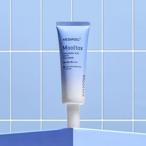MEDIPEEL Hyaluronic Acid Mooltox Air Fit Sun Cream SPF 50+ PA++++ – 50ml | Hydrating & Anti-Aging Daily Sunscreen MEDIPEEL Hyaluronic Acid Mooltox Air Fit Sun Cream SPF 50+PA++++ - 50ml - Glam Global UKMEDIPEEL