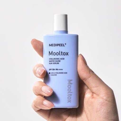 MEDIPEEL Hyaluronic Acid Mooltox Water Glow Sun Serum SPF 50+ PA++++ 52ml | Hydrating & Firming Sunscreen MEDIPEEL Hyaluronic Acid Mooltox Water Glow Sun Serum SPF 50+PA++++ - 52ml - Glam Global UKMEDIPEEL