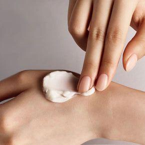 Sulwhasoo The Ultimate S Cream – 30ml | Luxury Korean Anti-Aging Cream with Ginseng Berry SR™ Sulwhasoo The Ultimate S Cream 30ml - Glam Global UKSulwhasoo