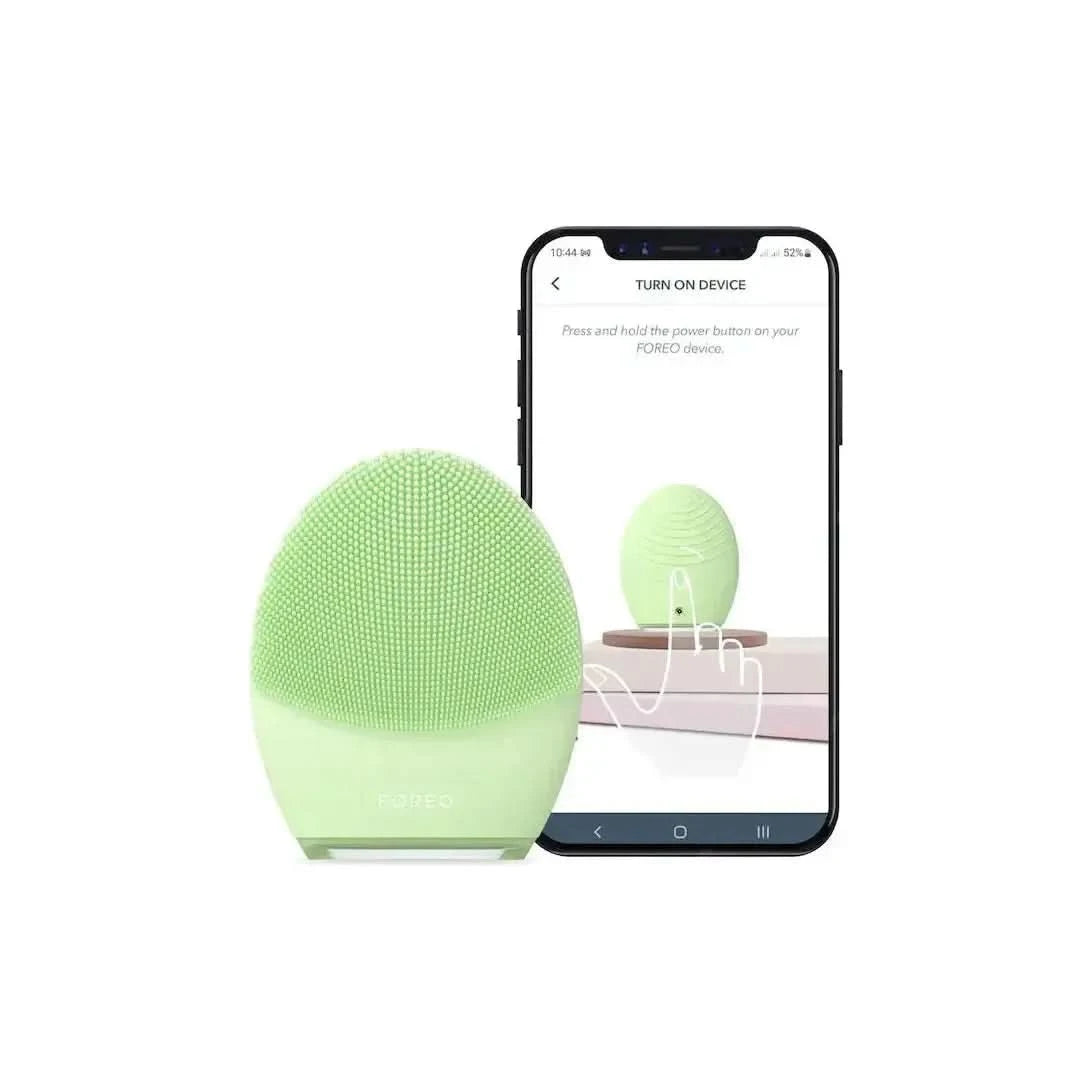 FOREO LUNA 4 Dispositivo Inteligente de Masaje Reafirmante y Limpieza Facial - Esquí Combinado FOREO LUNA 4 Smart Facial Cleansing and Firming Massage Device - Combination Ski - Glam Global UKFOREO