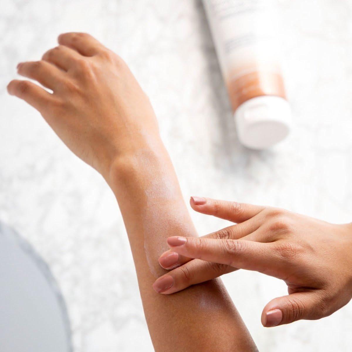 M-61 Hydraboost Gradual Tan Body Butter – 230ml | Hydrating Self-Tanning Body Moisturiser for Firm, Radiant Skin M - 61 Hydraboost Gradual Tan Body Butter - 230ml - Glam Global UKM - 61