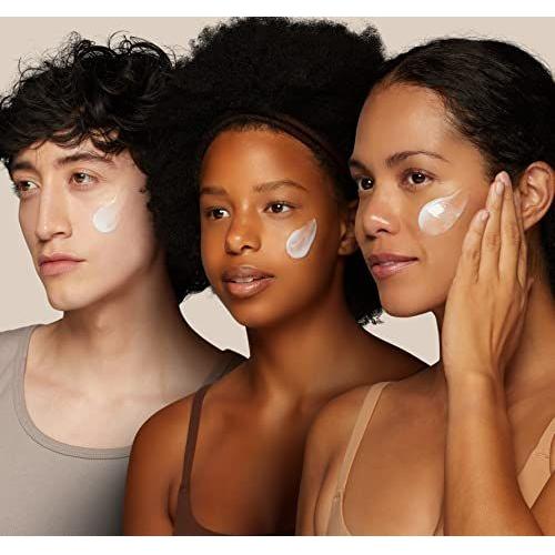 JLo Beauty That Big Screen Broad Spectrum SPF 30 Moisturizer – 50ml | Hydrating, Luminizing Protection JLO BEAUTY That Big Screen Broad Spectrum SPF 30 Moisturizer - 50ml - Glam Global UKJLo Beauty