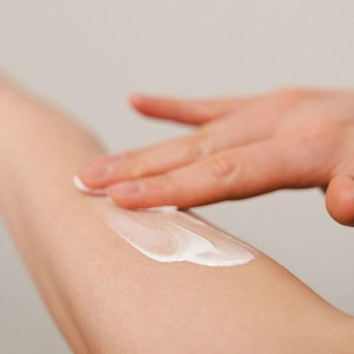 melixir Vegan Airfit Sunscreen SPF50+ PA++++ – 50ml | Lightweight, Nourishing & White Cast-Free UV Protection melixir Vegan Airfit Sunscreen SPF50+ PA++++ 50ml - Glam Global UKmelixir