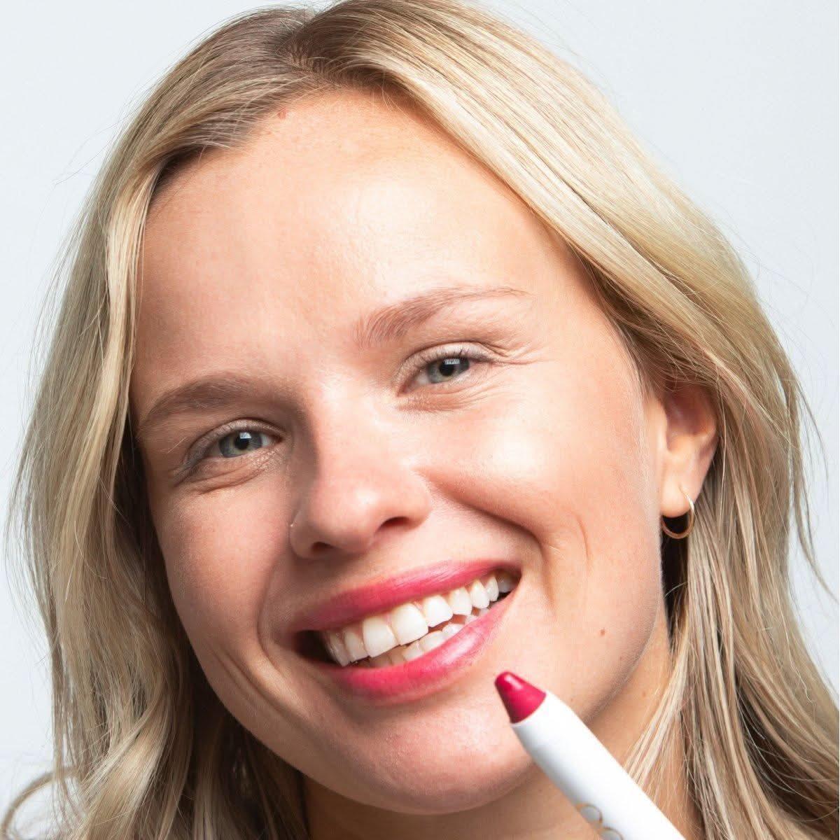 Ogee Tinted Sculpted Lip Oil | Hydrating, Buildable Colour with Organic Jojoba & Nourishing Butters Ogee Tinted Sculpted Lip Oil - Glam Global UKOgee