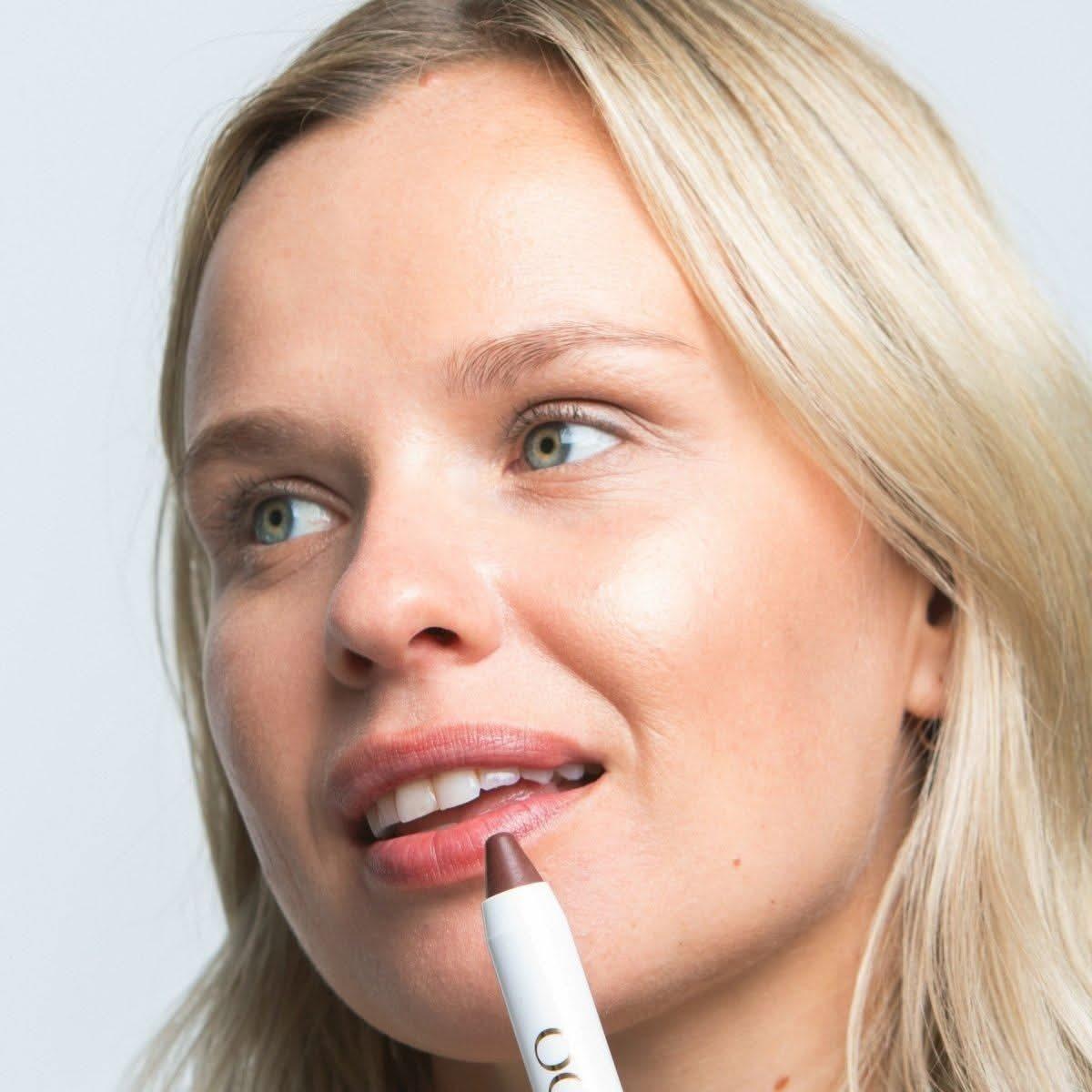 Ogee Tinted Sculpted Lip Oil | Hydrating, Buildable Colour with Organic Jojoba & Nourishing Butters Ogee Tinted Sculpted Lip Oil - Glam Global UKOgee