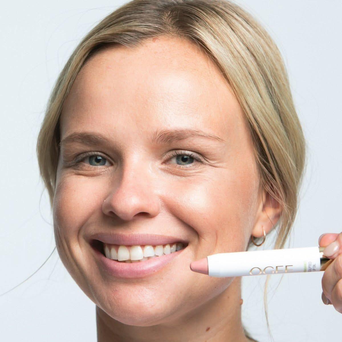 Ogee Tinted Sculpted Lip Oil | Hydrating, Buildable Colour with Organic Jojoba & Nourishing Butters Ogee Tinted Sculpted Lip Oil - Glam Global UKOgee