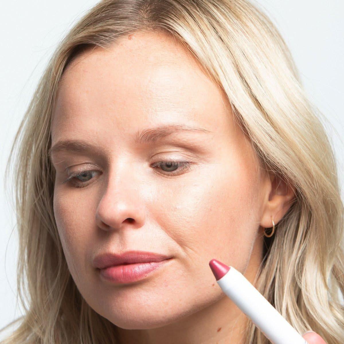 Ogee Tinted Sculpted Lip Oil | Hydrating, Buildable Colour with Organic Jojoba & Nourishing Butters Ogee Tinted Sculpted Lip Oil - Glam Global UKOgee