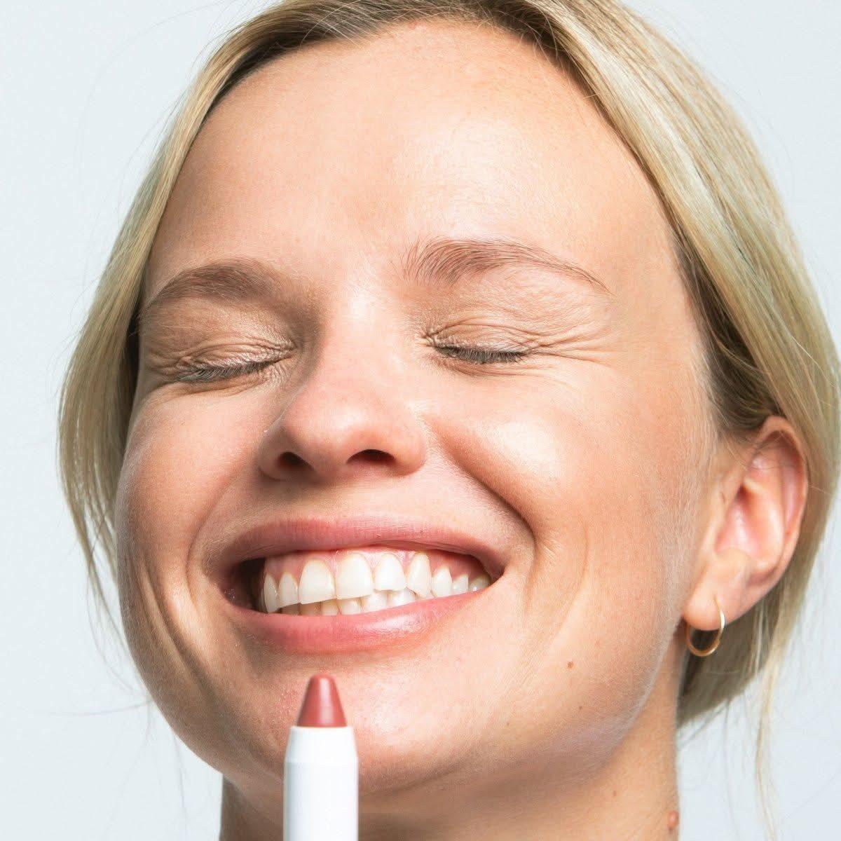 Ogee Tinted Sculpted Lip Oil | Hydrating, Buildable Colour with Organic Jojoba & Nourishing Butters Ogee Tinted Sculpted Lip Oil - Glam Global UKOgee