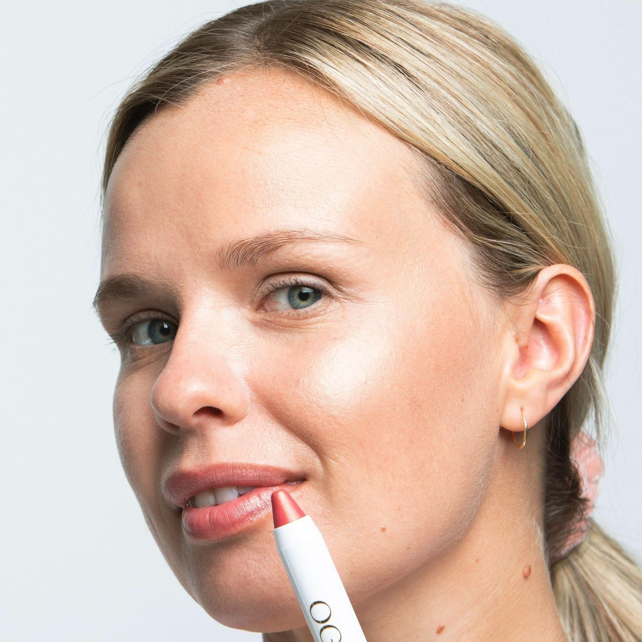 Ogee Tinted Sculpted Lip Oil | Hydrating, Buildable Colour with Organic Jojoba & Nourishing Butters Ogee Tinted Sculpted Lip Oil - Glam Global UKOgee