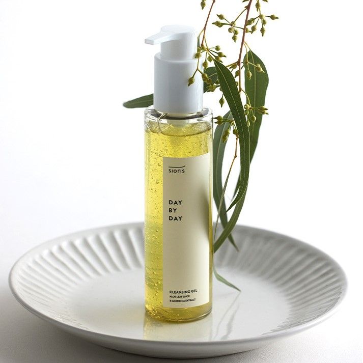 Sioris Day By Day Cleansing Gel 150ml – Gentle Hydration & Clear Complexion