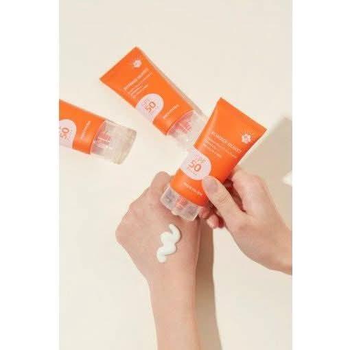 papa recipe Bombee Moist Sun Essence SPF50+ PA+++ 50ml - Glam Global UKpapa recipe